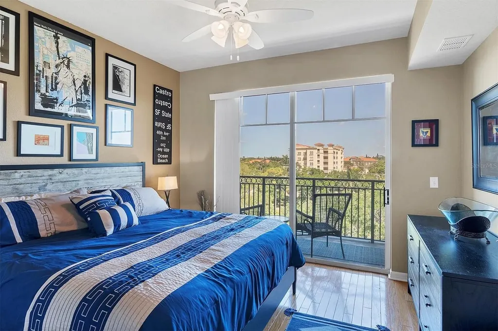 1064 N Tamiami Trail Sarasota FL 34236