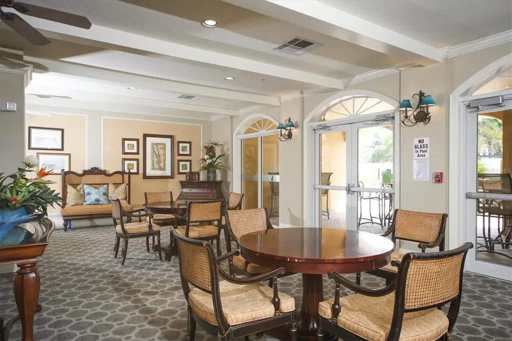 1064 N Tamiami Trail Sarasota FL 34236