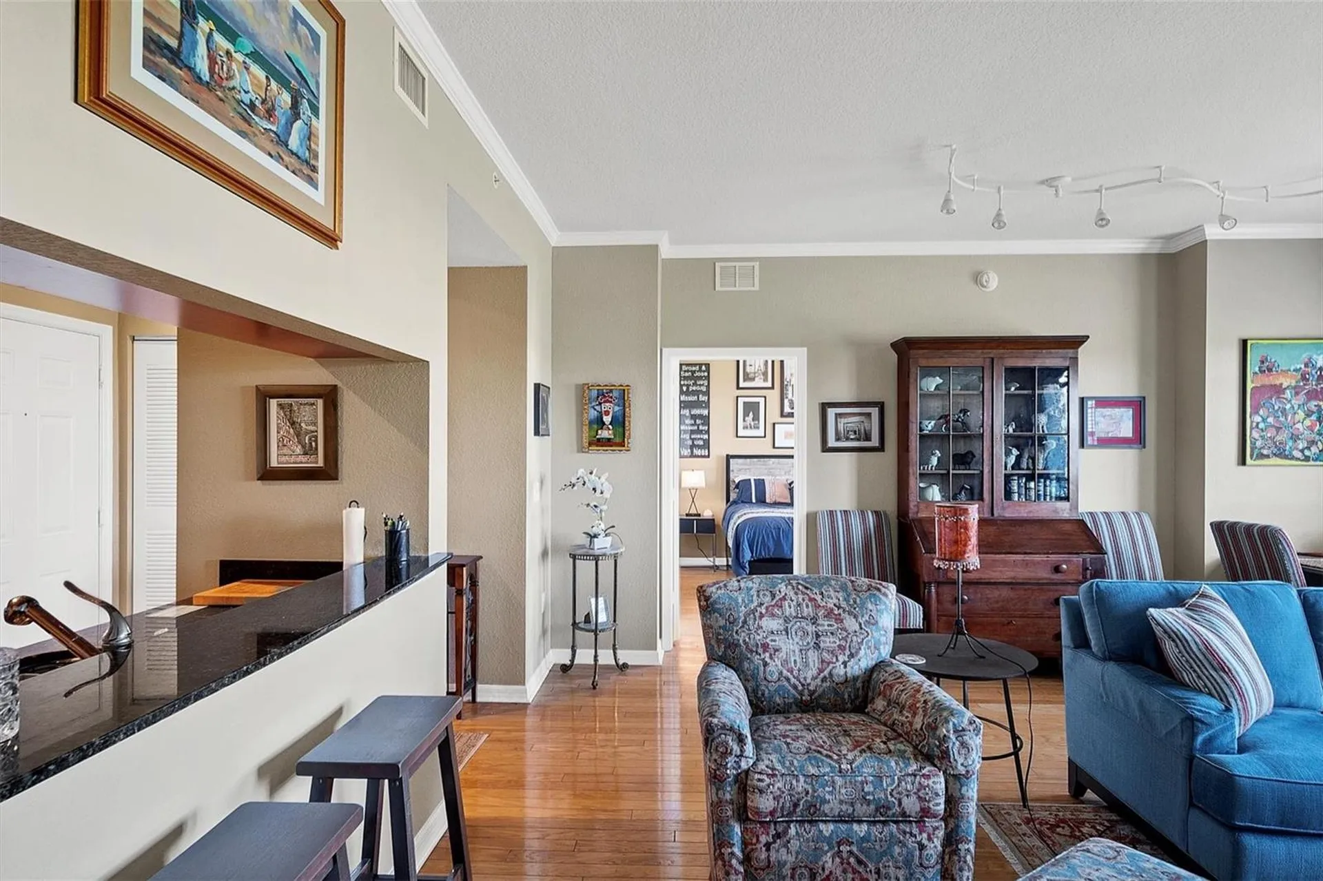 1064 N Tamiami Trail Sarasota FL 34236