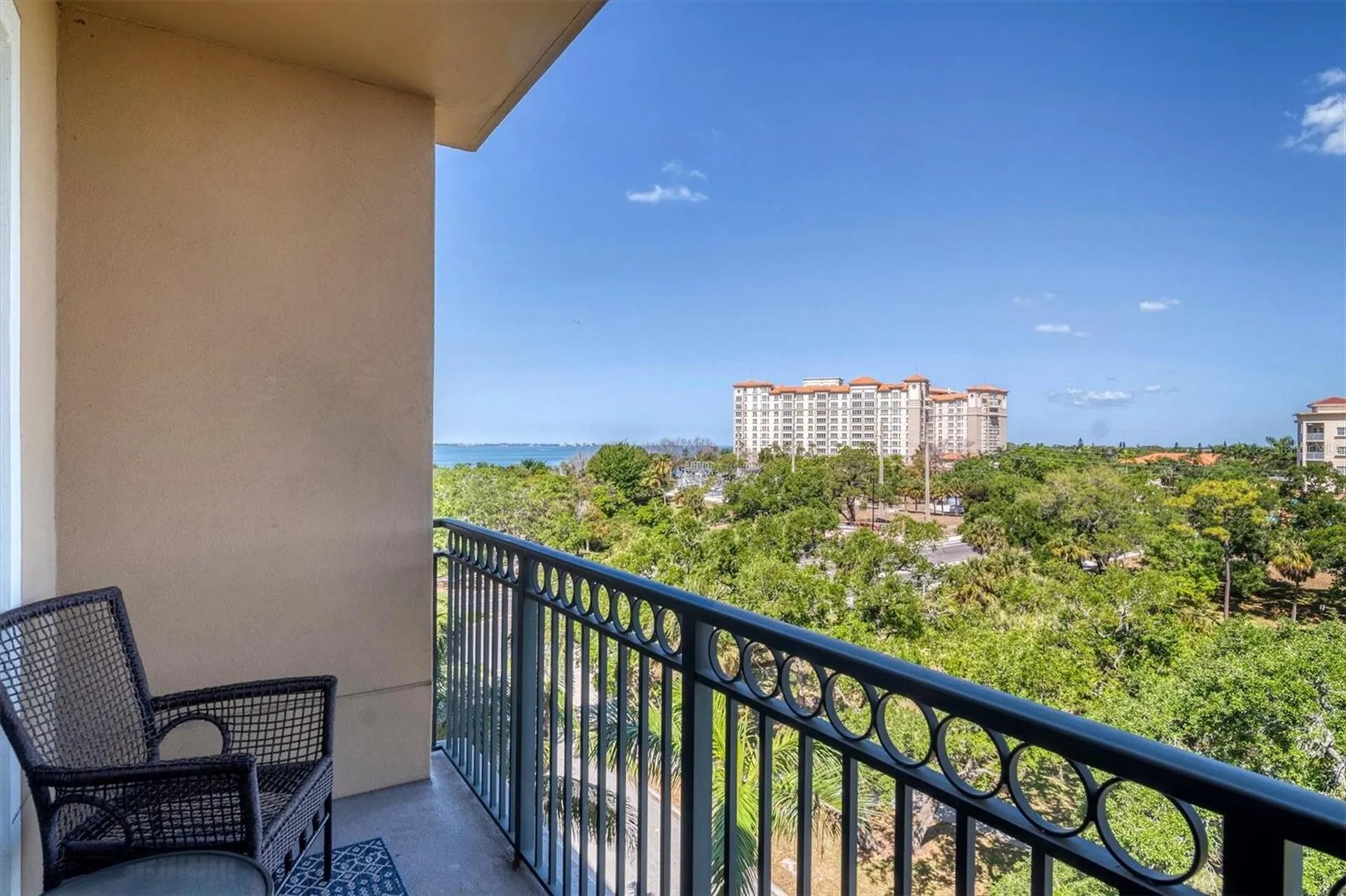 1064 N Tamiami Trail Sarasota FL 34236