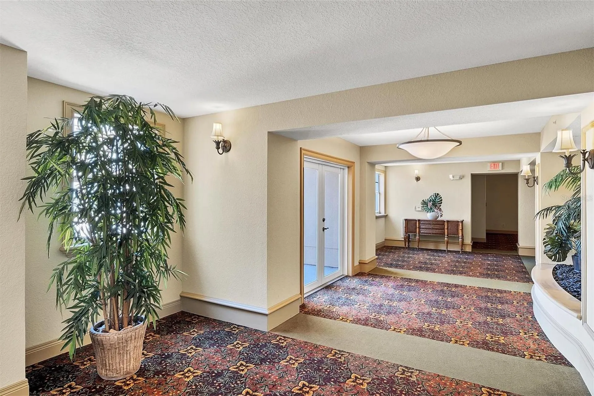 1064 N Tamiami Trail Sarasota FL 34236