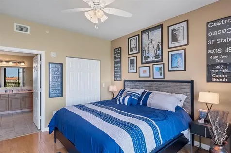 1064 N Tamiami Trail Sarasota FL 34236