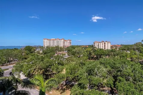 1064 N Tamiami Trail Sarasota FL 34236