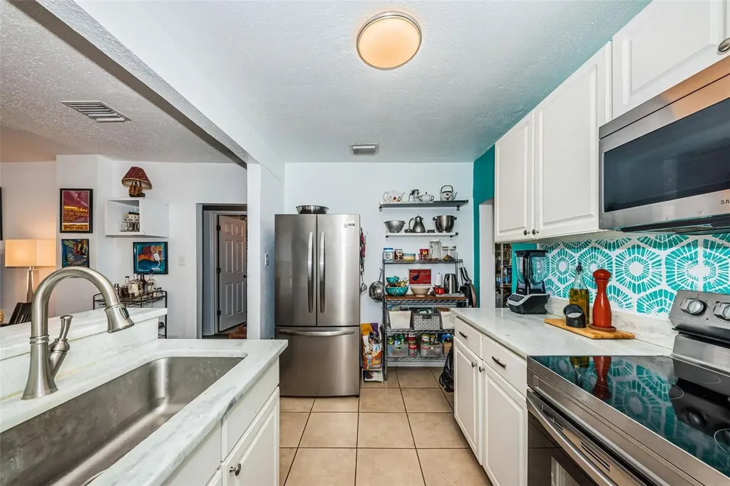 547 15th Street N St Petersburg FL 33705