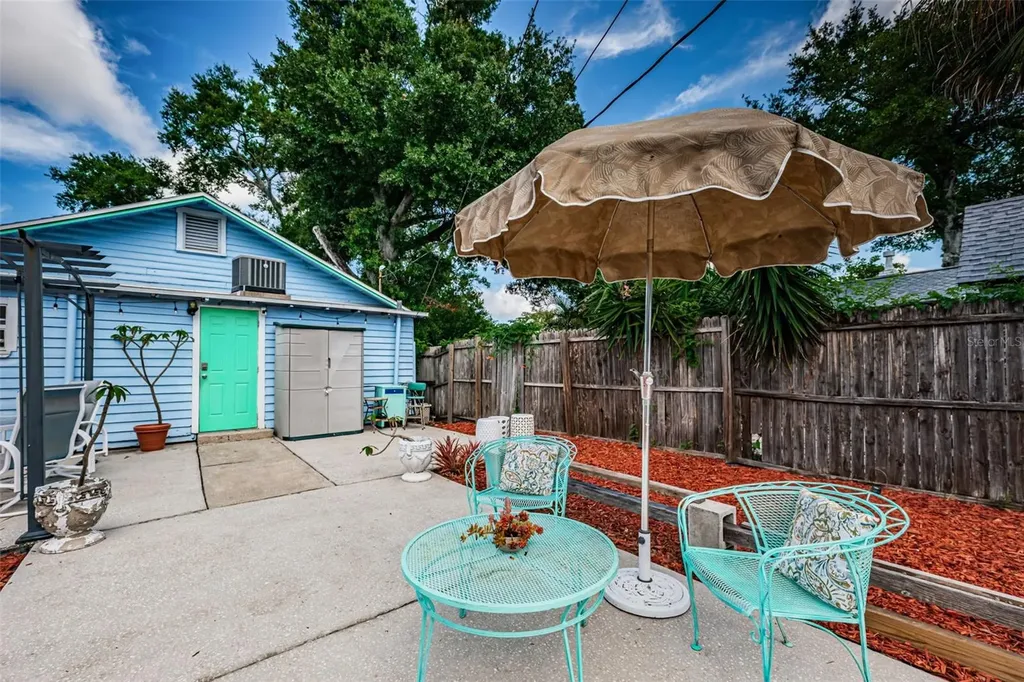 547 15th Street N St Petersburg FL 33705