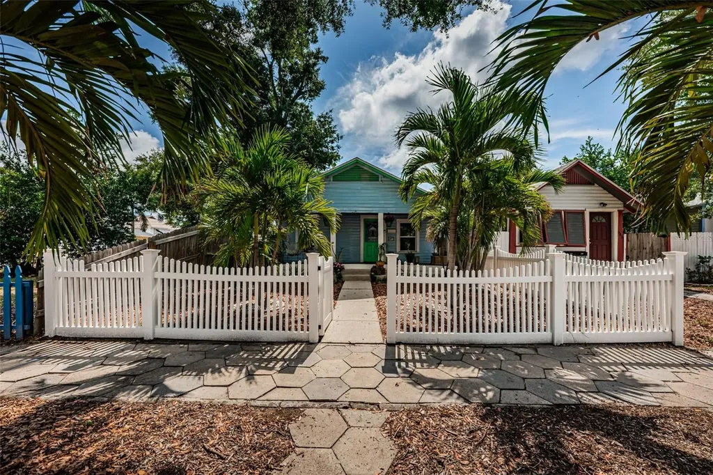 547 15th Street N St Petersburg FL 33705