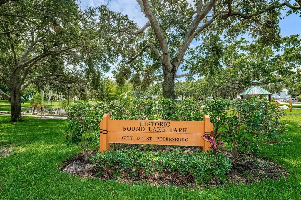 547 15th Street N St Petersburg FL 33705