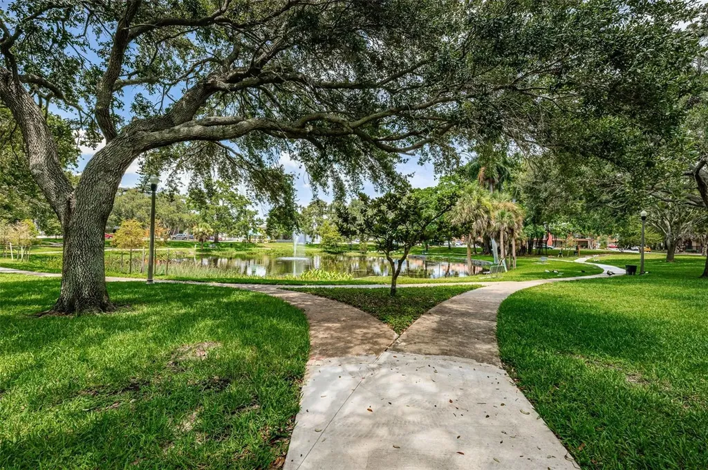 547 15th Street N St Petersburg FL 33705