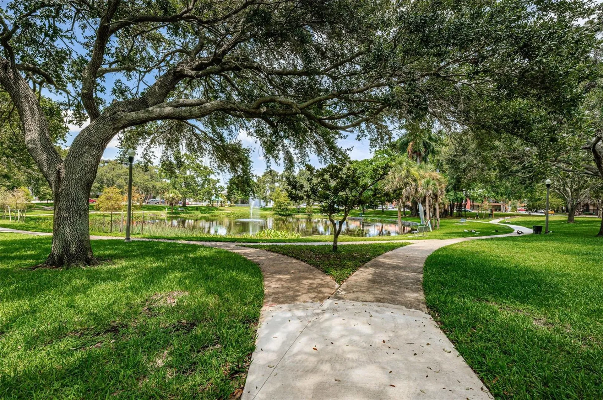 547 15th Street N St Petersburg FL 33705