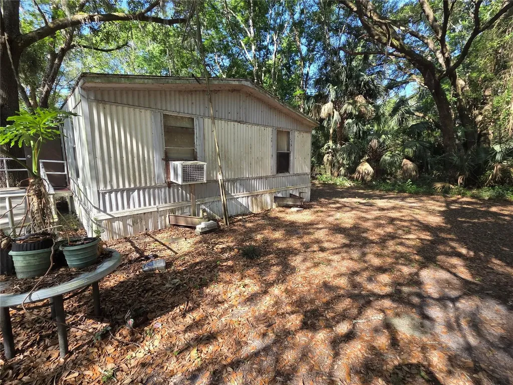 9845 NW 160th Street Reddick FL 32686