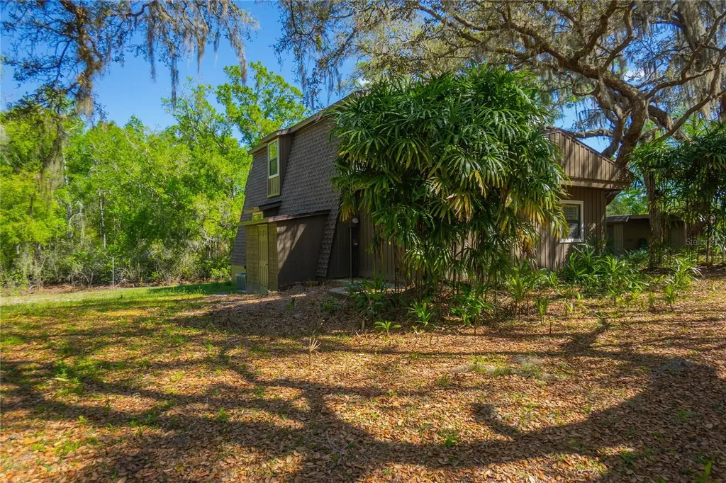7536 S Bobcat Point Floral City FL 34436