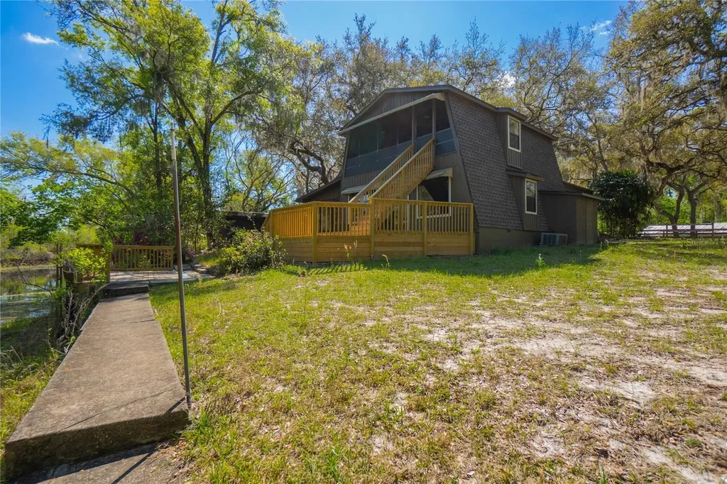 7536 S Bobcat Point Floral City FL 34436