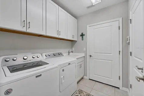 7564 Divot Loop Bradenton FL 34202