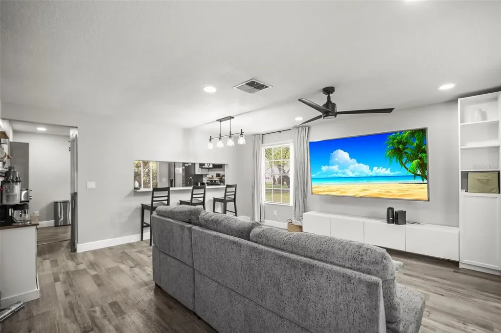 933 Hamilton Court Palm Harbor FL 34683