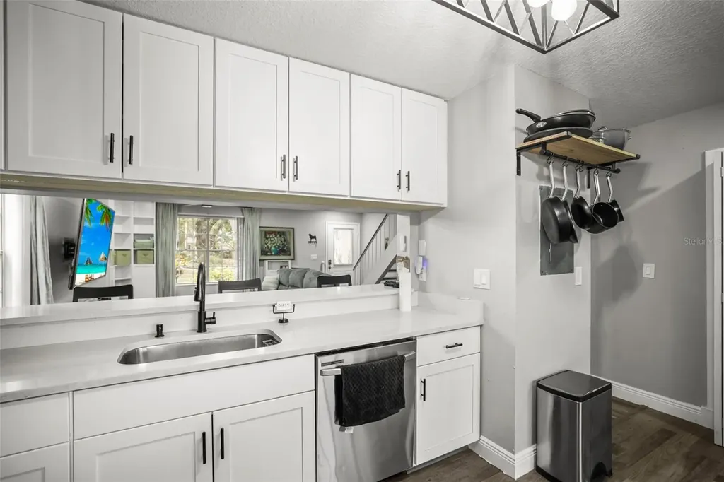 933 Hamilton Court Palm Harbor FL 34683