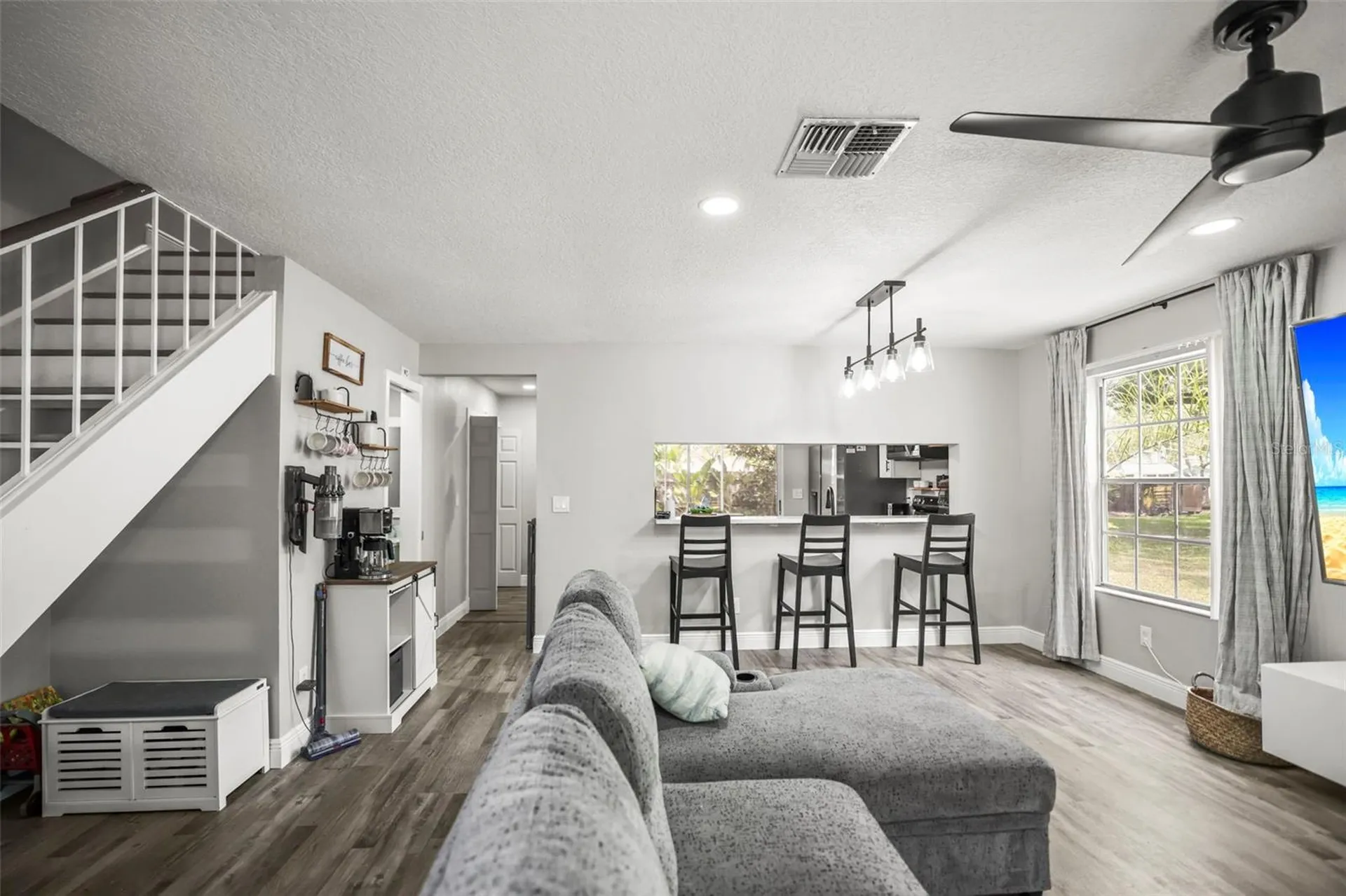 933 Hamilton Court Palm Harbor FL 34683