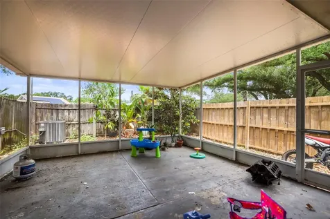 933 Hamilton Court Palm Harbor FL 34683