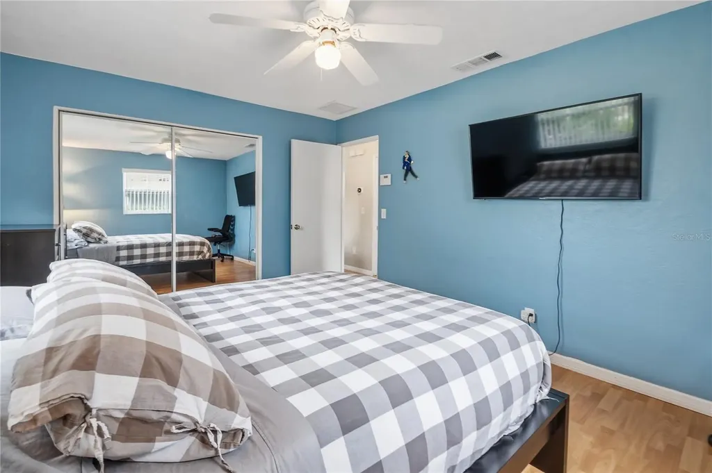 970 8th Avenue NE Largo FL 33770