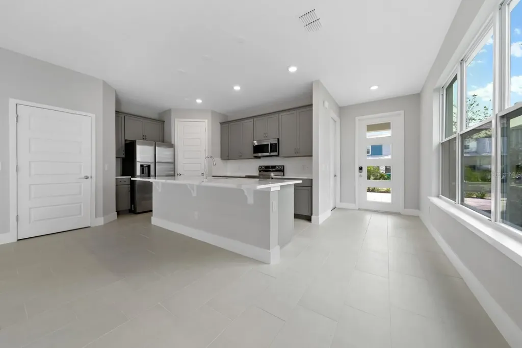 7845 Spectrum Drive Kissimmee FL 34747