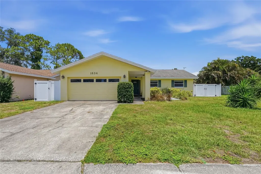 1634 Dale Circle N Dunedin FL 34698