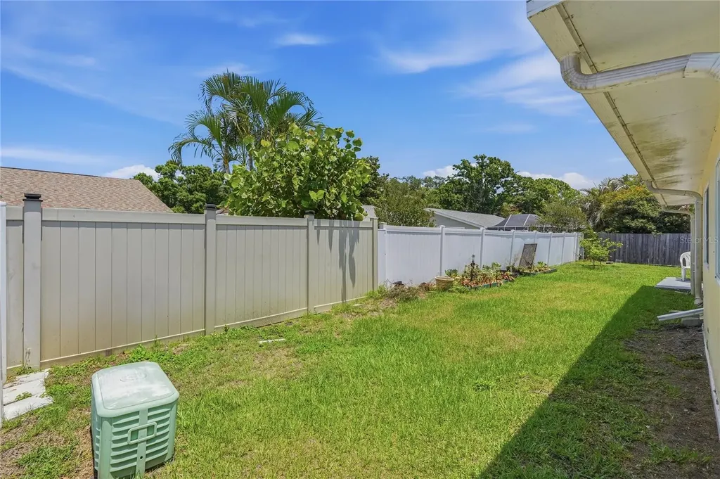 1634 Dale Circle N Dunedin FL 34698