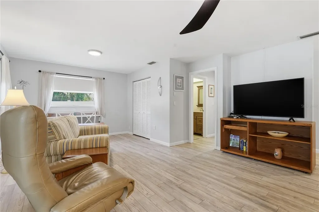 1634 Dale Circle N Dunedin FL 34698