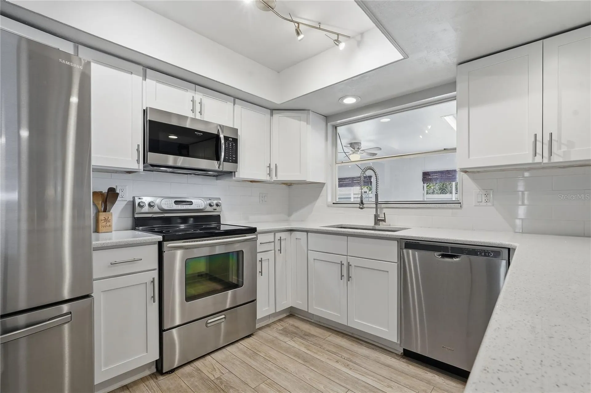 1634 Dale Circle N Dunedin FL 34698