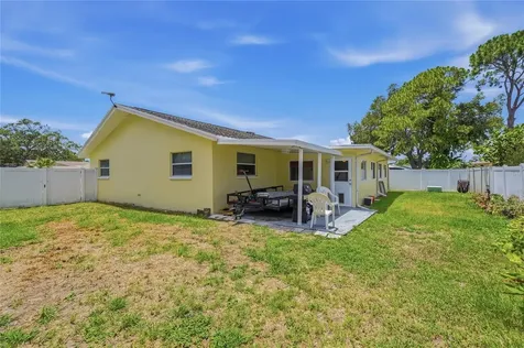1634 Dale Circle N Dunedin FL 34698