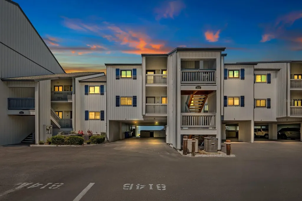 816 Bahia Del Sol Drive Ruskin FL 33570