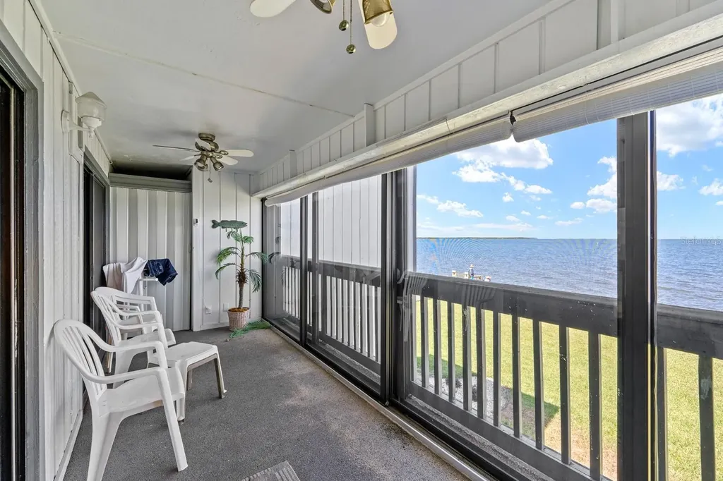 816 Bahia Del Sol Drive Ruskin FL 33570