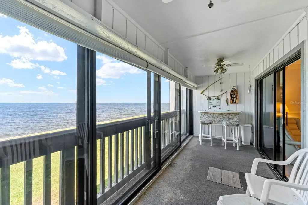 816 Bahia Del Sol Drive Ruskin FL 33570