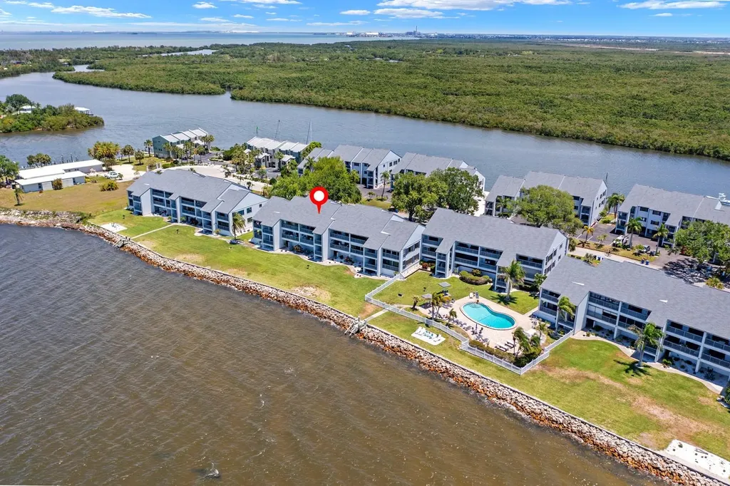 816 Bahia Del Sol Drive Ruskin FL 33570