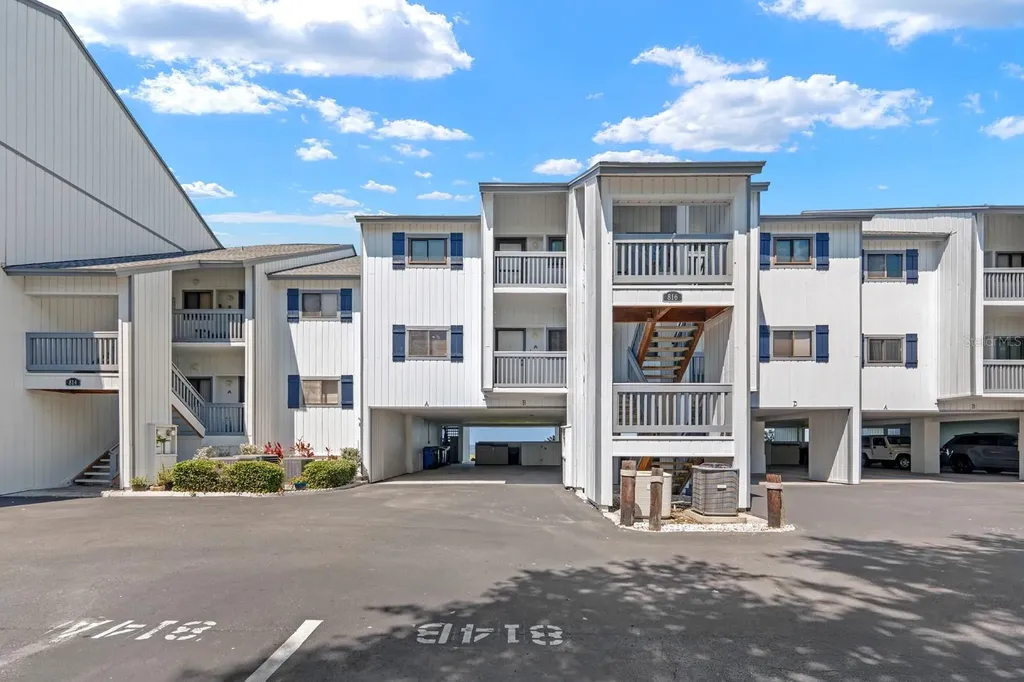 816 Bahia Del Sol Drive Ruskin FL 33570