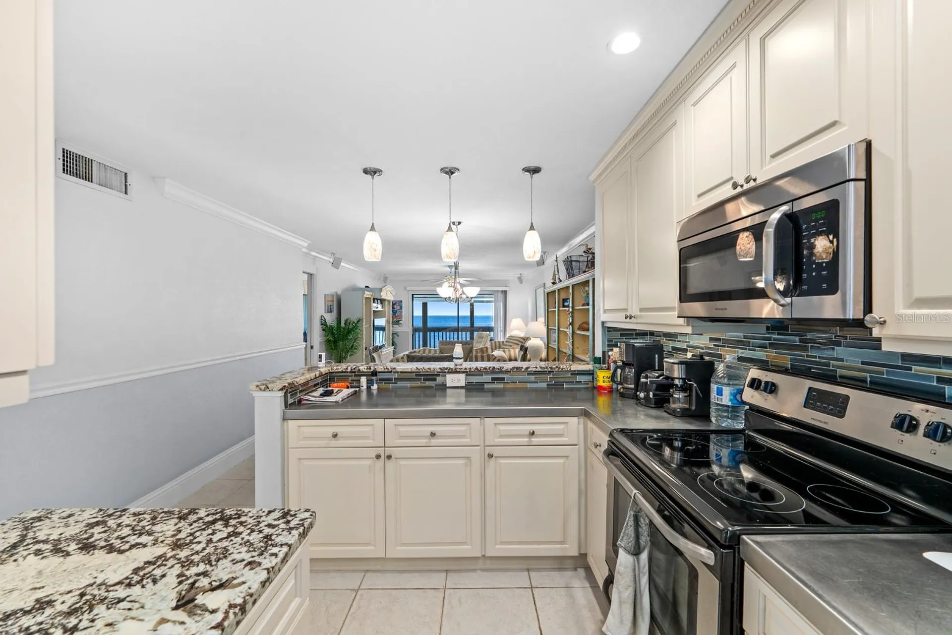 816 Bahia Del Sol Drive Ruskin FL 33570