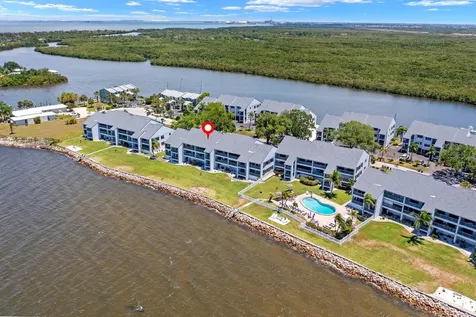 816 Bahia Del Sol Drive Ruskin FL 33570