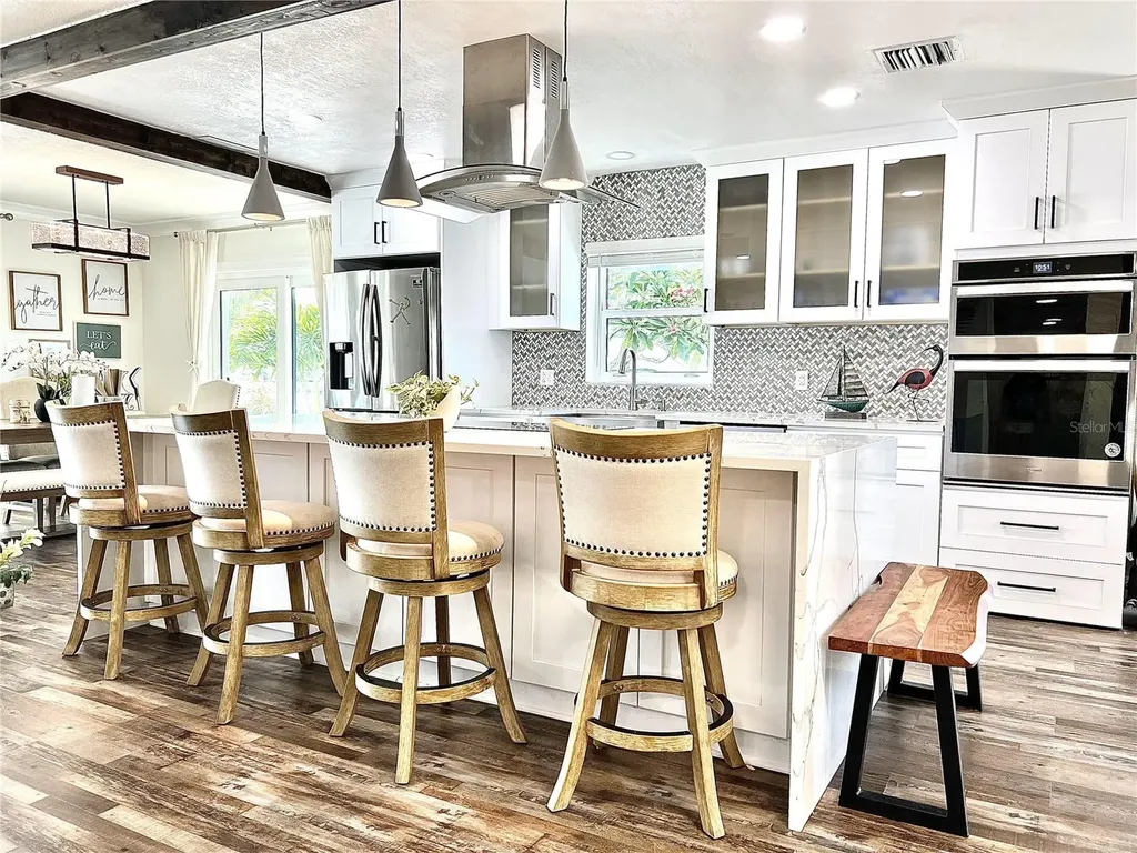 11405 8th Street E Treasure Island FL 33706