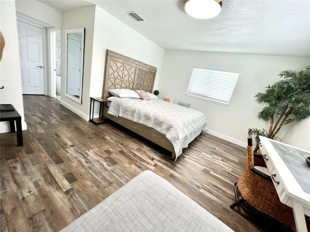 11405 8th Street E Treasure Island FL 33706