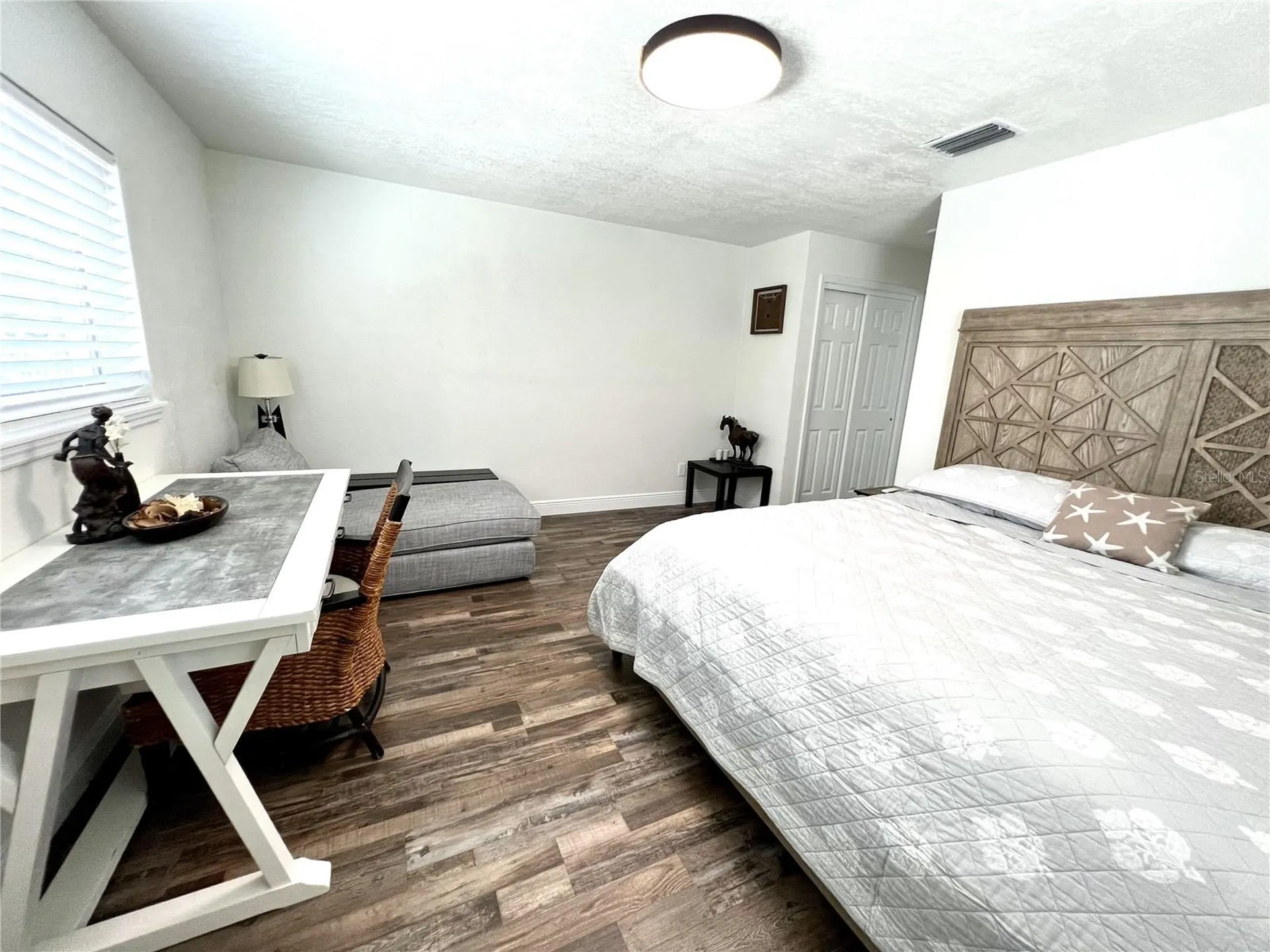 11405 8th Street E Treasure Island FL 33706