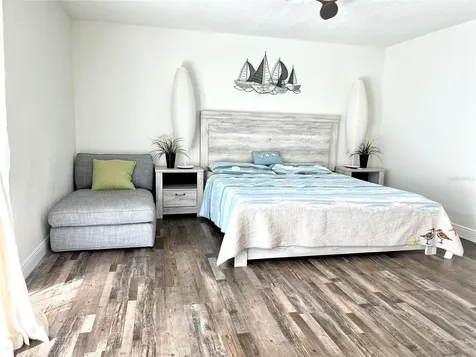 11405 8th Street E Treasure Island FL 33706