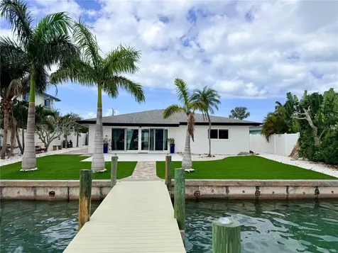 11405 8th Street E Treasure Island FL 33706