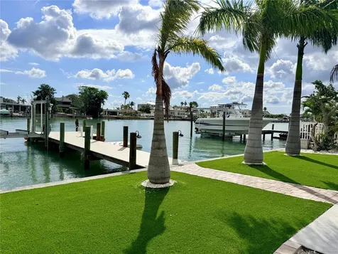 11405 8th Street E Treasure Island FL 33706