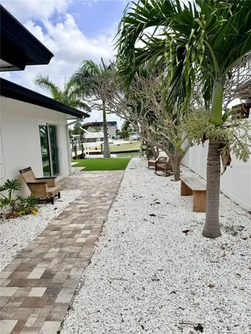 11405 8th Street E Treasure Island FL 33706