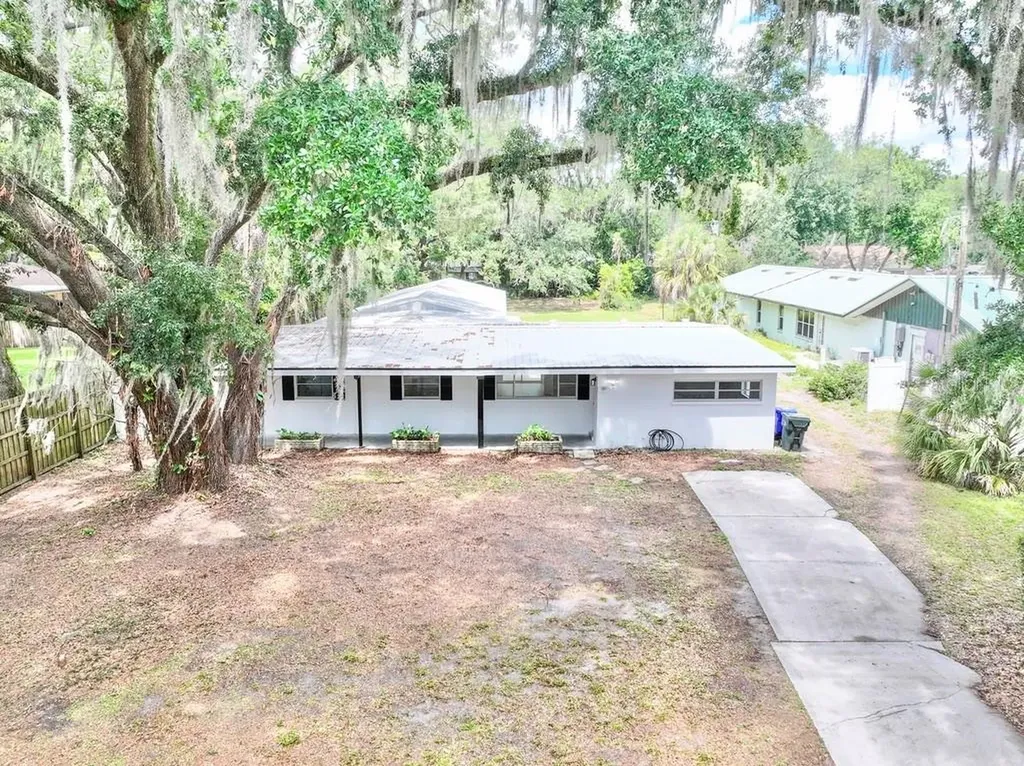2305 New Jersey Road Lakeland FL 33803