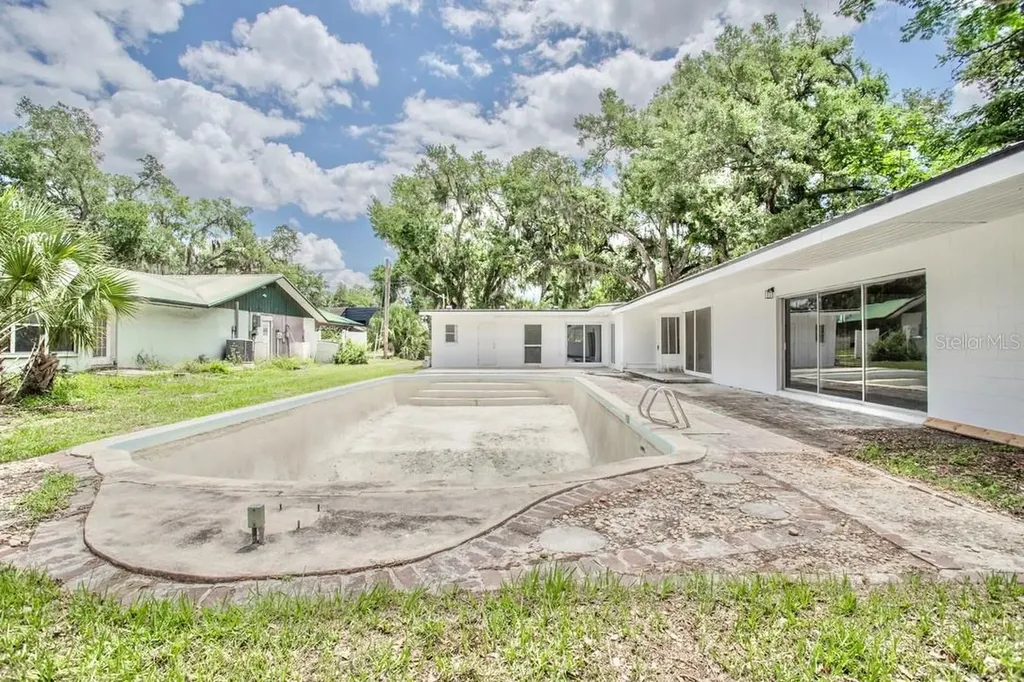 2305 New Jersey Road Lakeland FL 33803