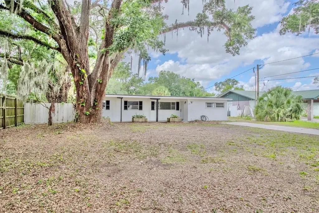 2305 New Jersey Road Lakeland FL 33803