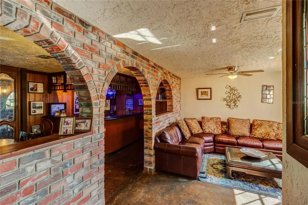 500 N Highland Avenue Tarpon Springs FL 34688