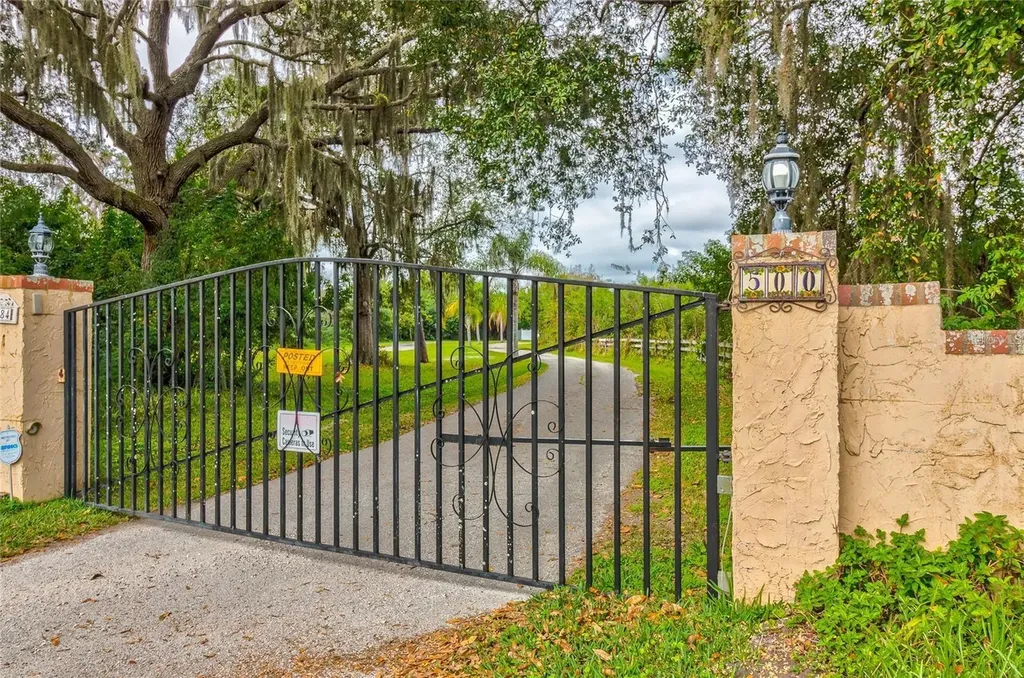 500 N Highland Avenue Tarpon Springs FL 34688