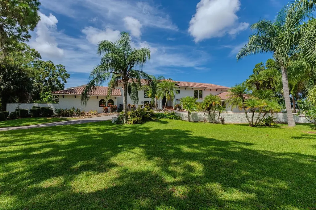 500 N Highland Avenue Tarpon Springs FL 34688