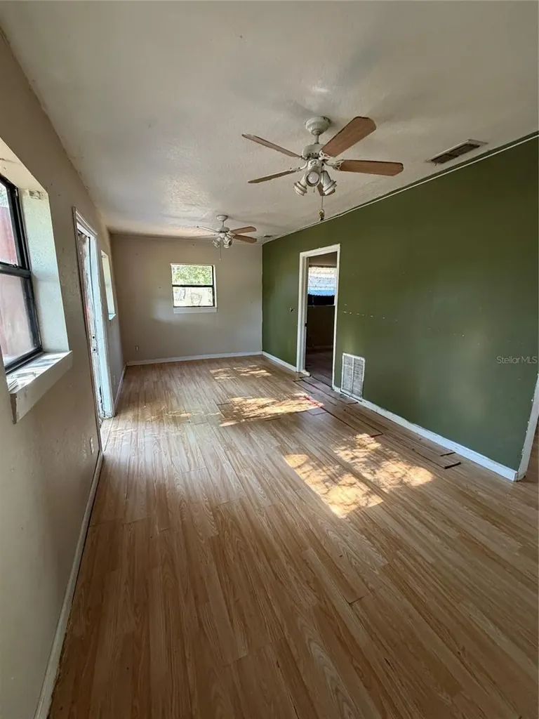 10114 E Columbus Drive Tampa FL 33619