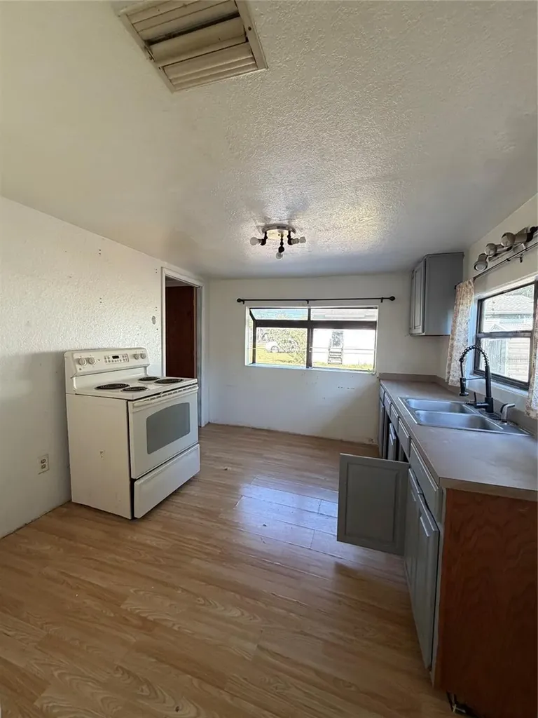 10114 E Columbus Drive Tampa FL 33619